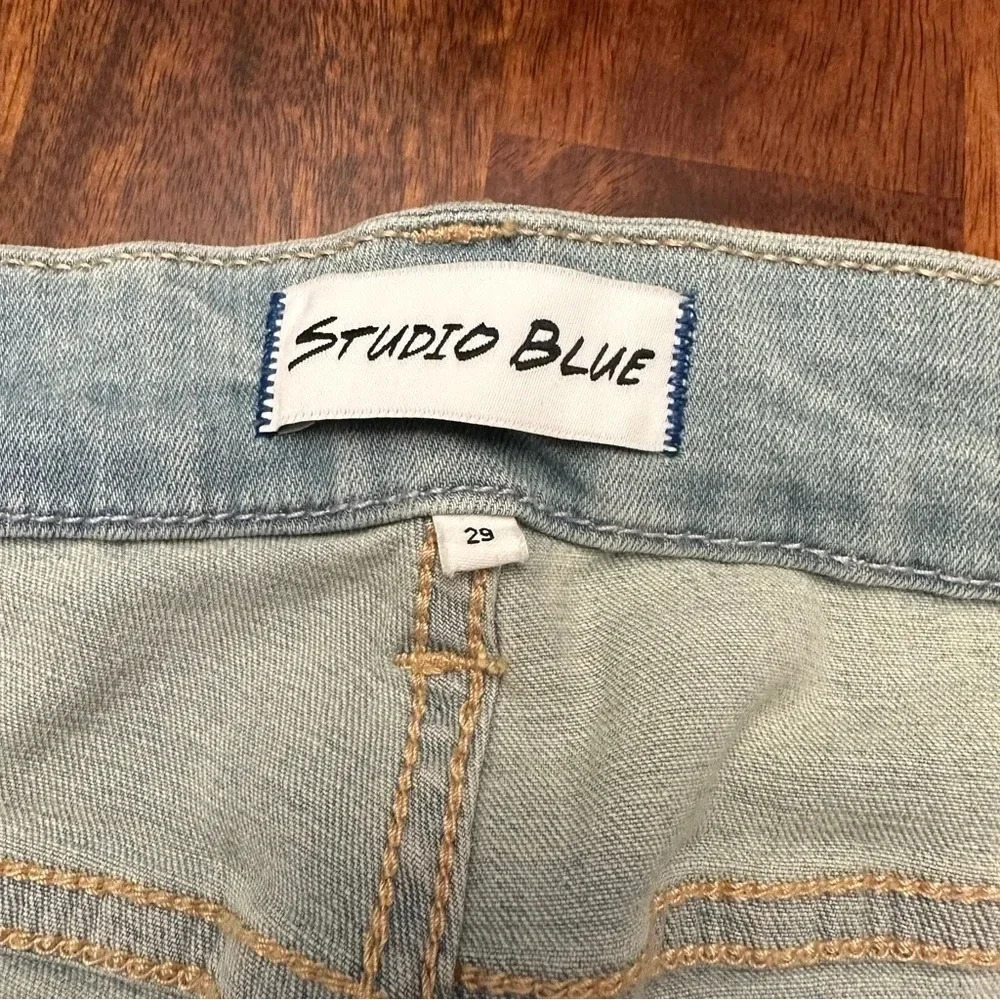 High Rise Light Blue Jeans - Picture 5 of 7